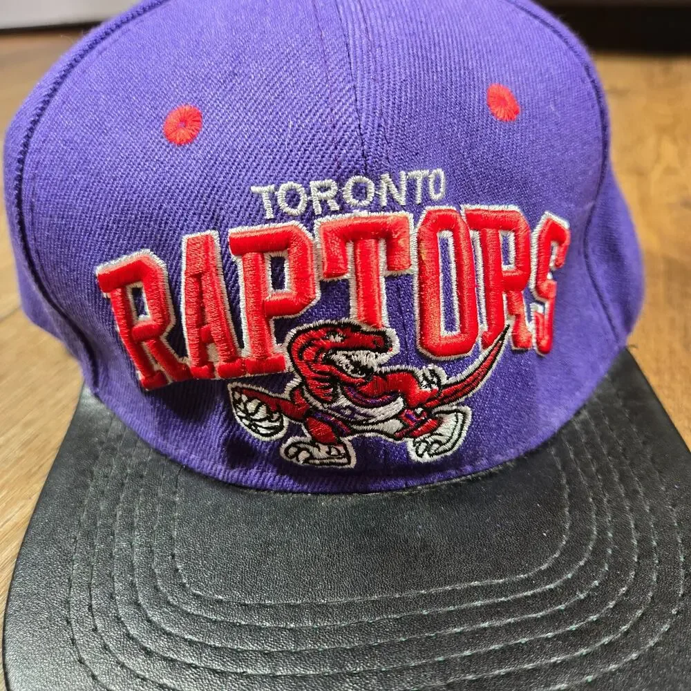 Vintage Mitchell & Ness Toronto Raptors Snapback Hat Purple Black Leather Brim